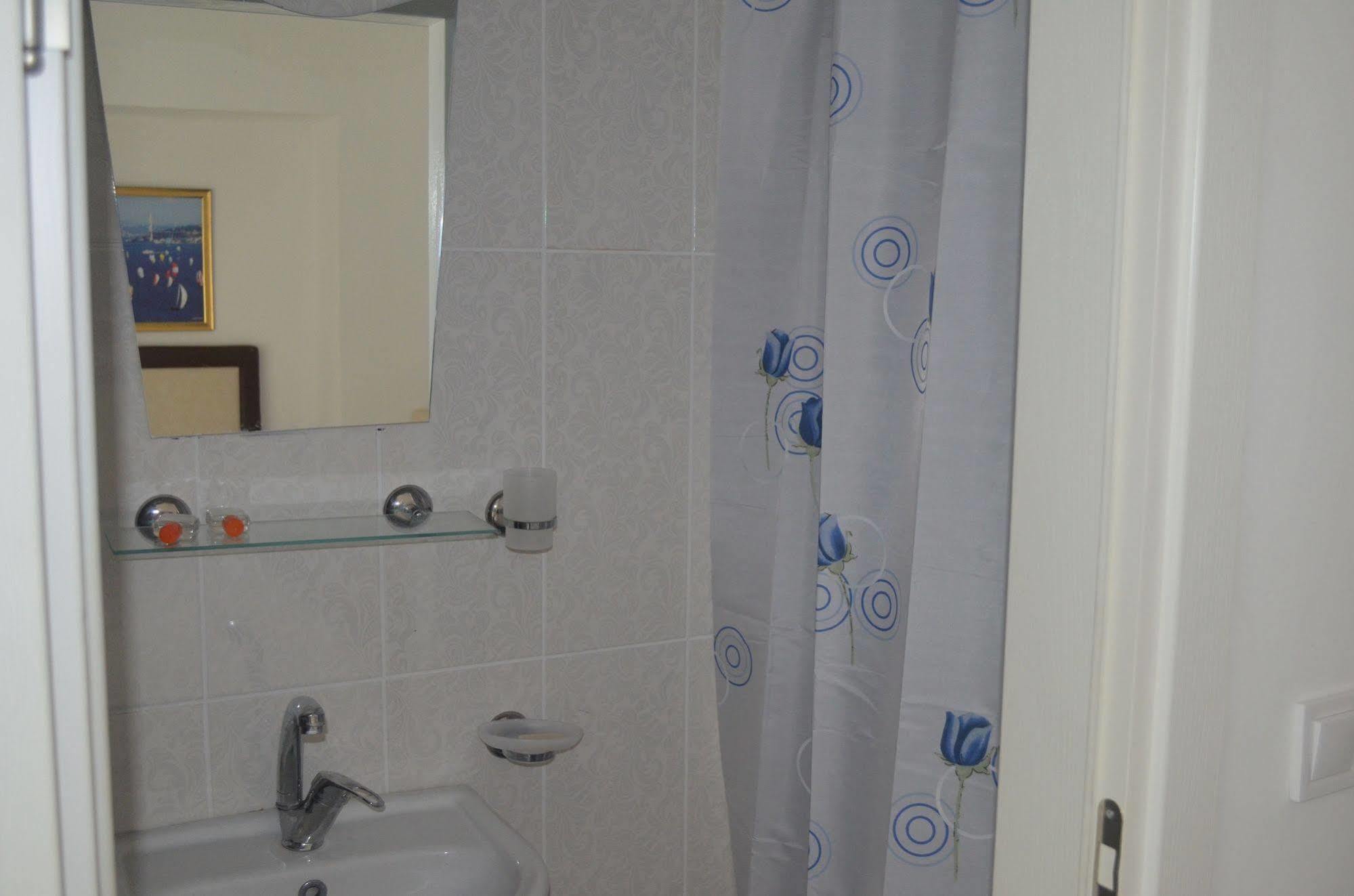 Lacivert Hotel Ayvalı Buitenkant foto