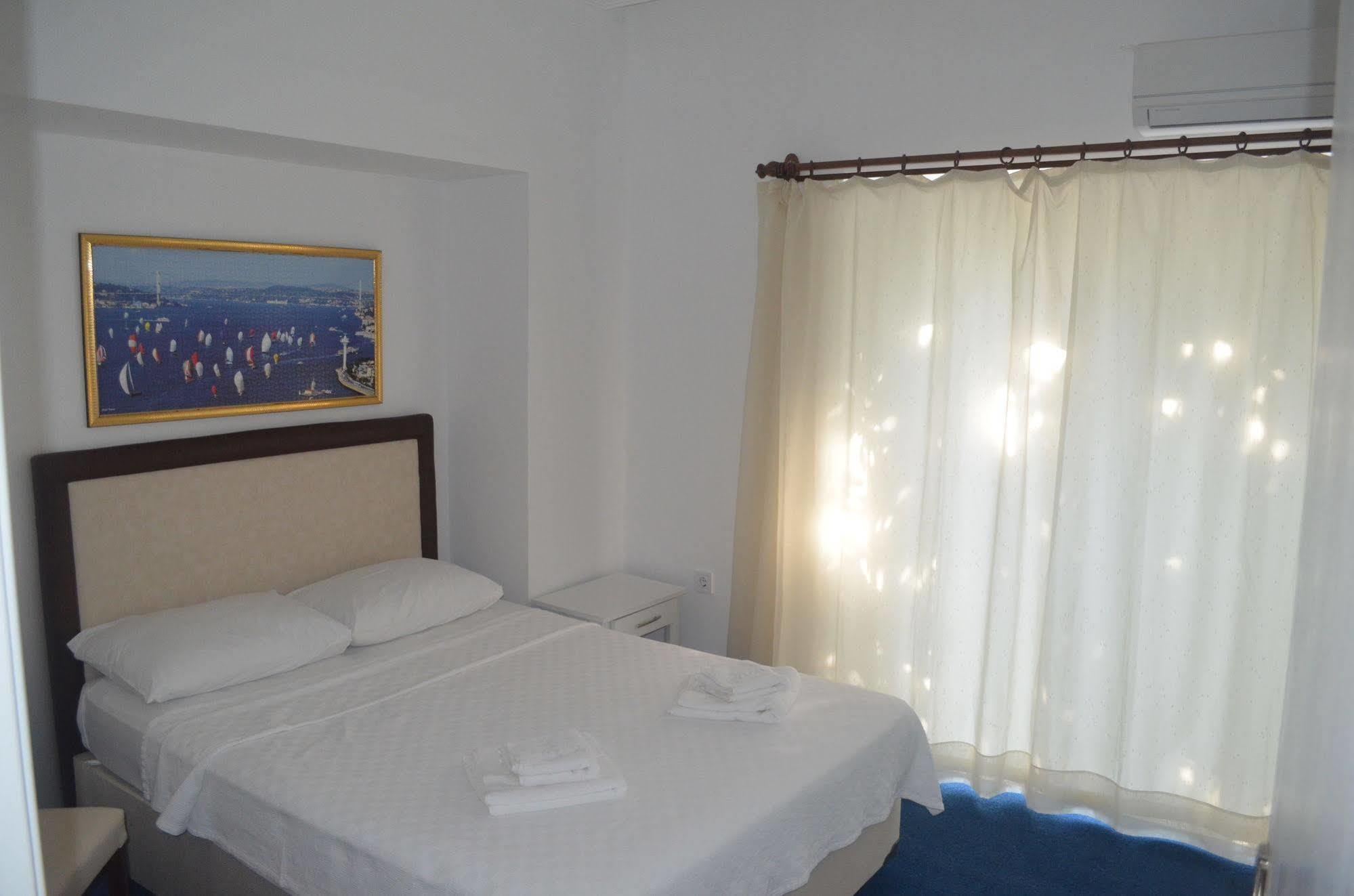 Lacivert Hotel Ayvalı Buitenkant foto