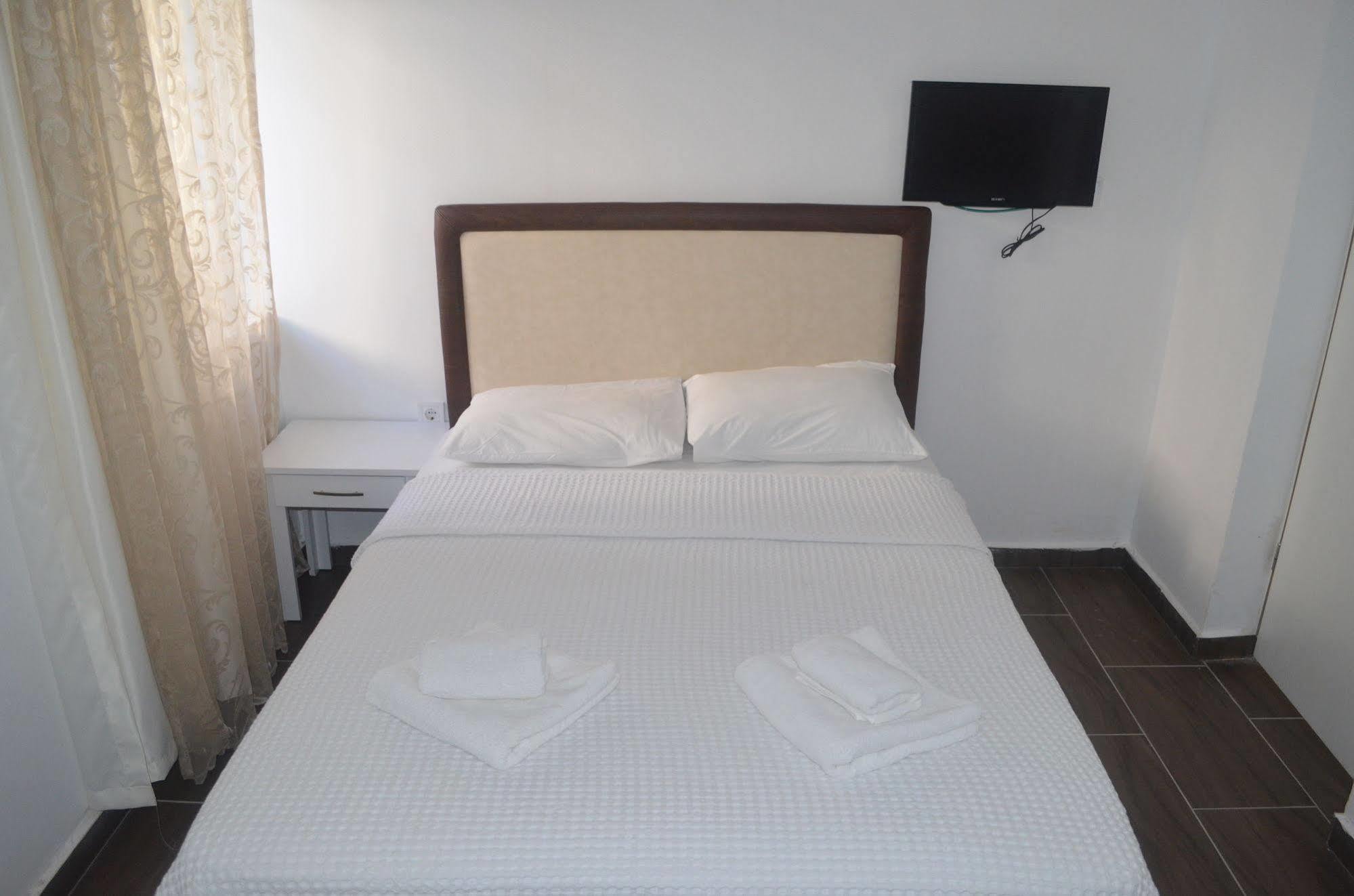 Lacivert Hotel Ayvalı Buitenkant foto